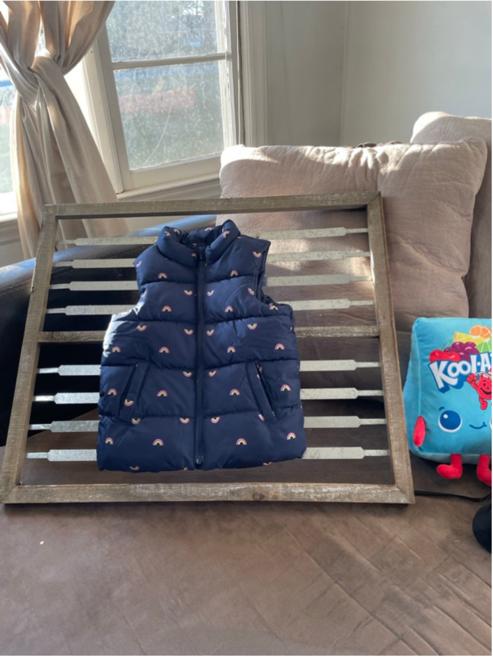 Girls Old Navy Puffer Vest 4T Navy Rainbows